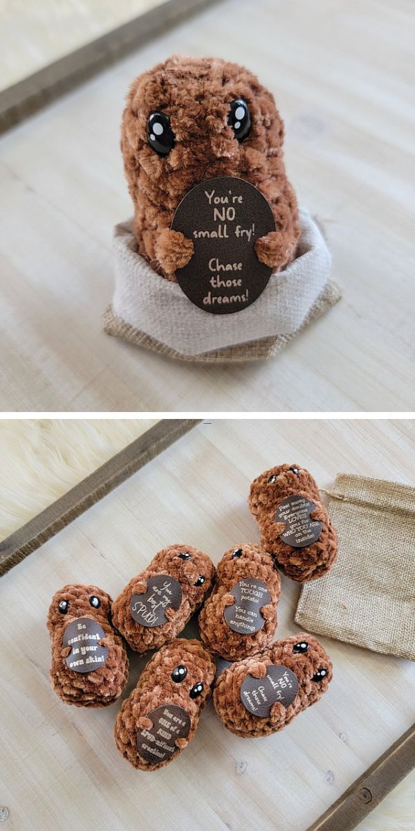 a brown crochet native potato amigurumi with safety eyes holding a small placecard with some inscriptions